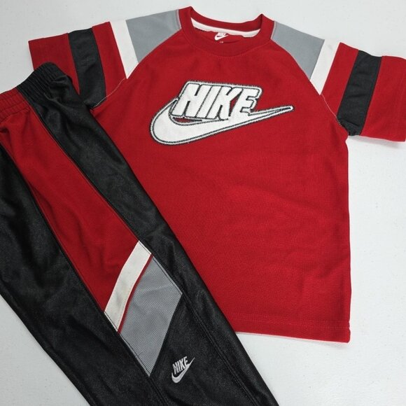 Nike Boys 2 Piece Red/Black Shirt And Pant Set Size 2T 03/2009 - Picture 2 of 16